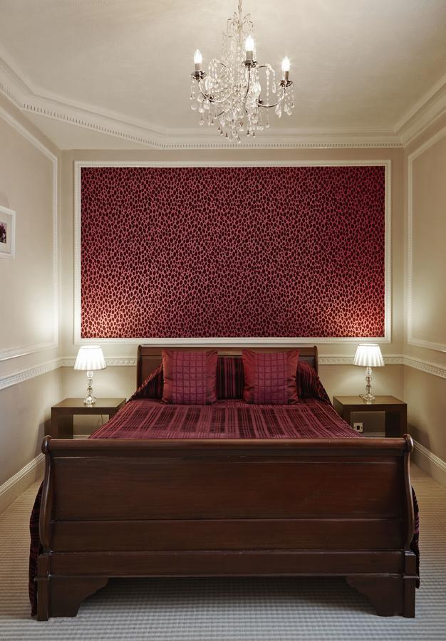 The Old Palace 3*